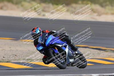 media/Oct-08-2022-SoCal Trackdays (Sat) [[1fc3beec89]]/Turn 10 (945am)/